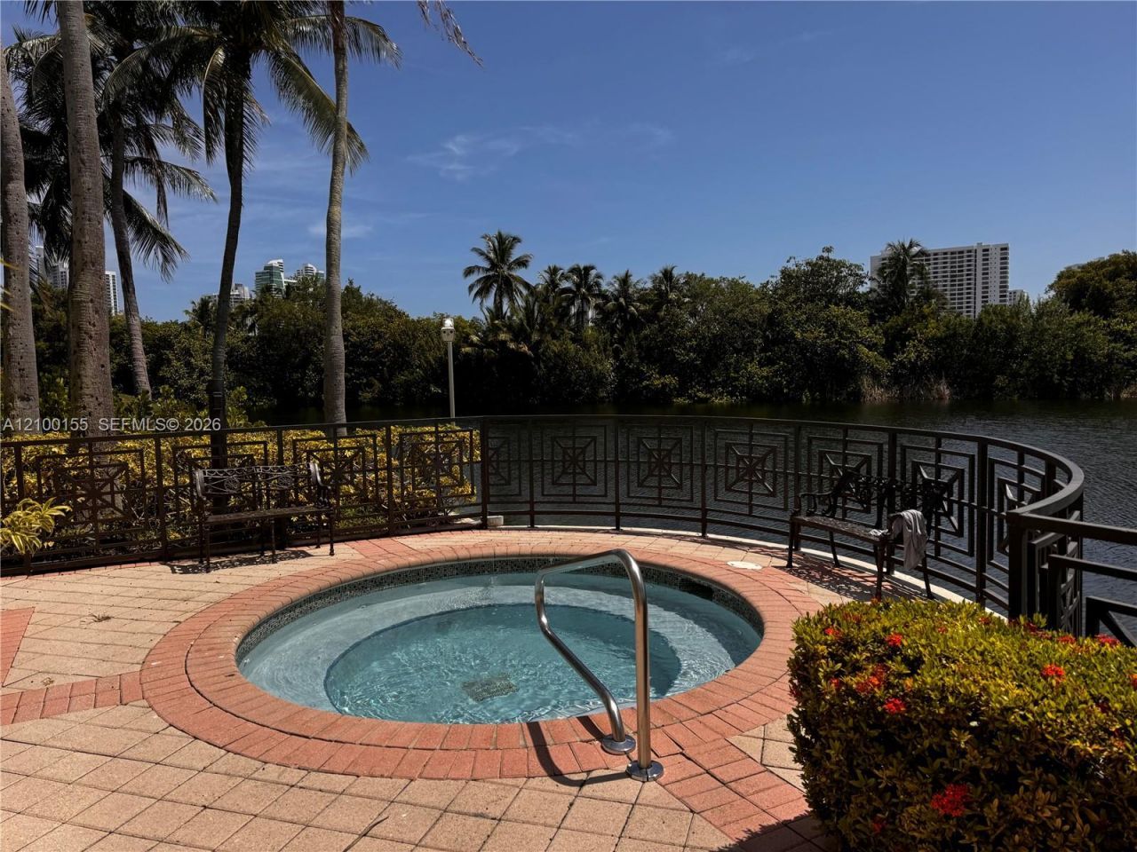 876 W Spinnaker Dr W , Hollywood, FL 33019 Photo