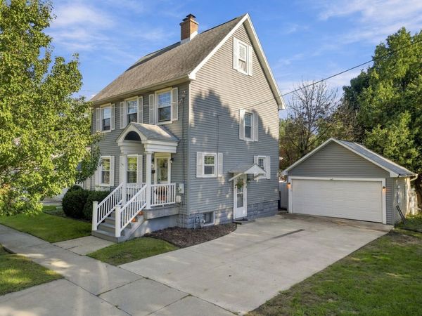 314 E Morgan Street , Dixon, IL 61021