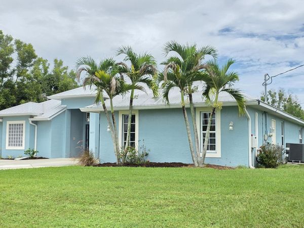 6611 NW AGNON Court, Port St. Lucie, FL 34983