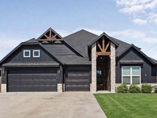1300 Paragon Drive , Centerton, AR 72719