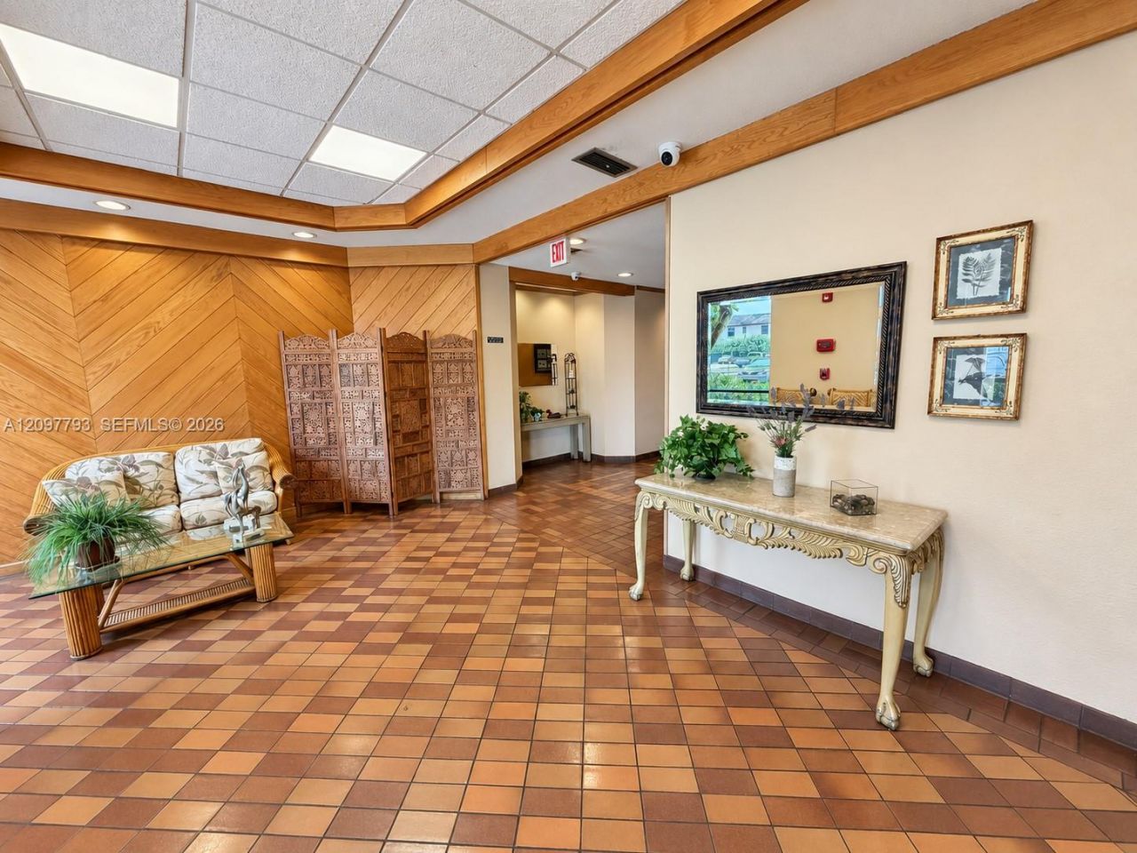 20860 San Simeon Way, Unit 208-6, Miami, FL 33179 Photo