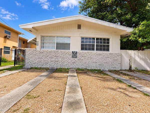 1836 SW 5th St , Miami, FL 33135