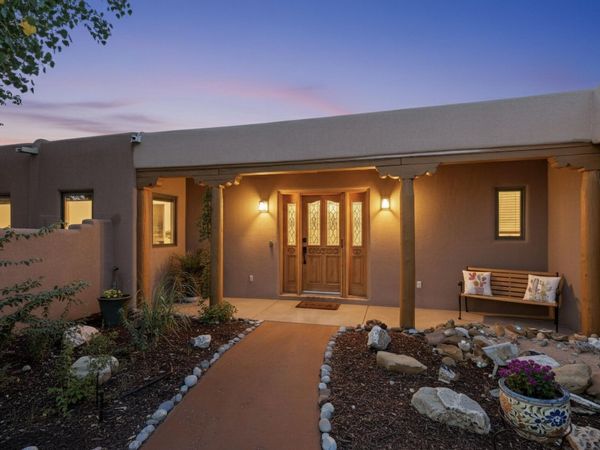2000 W Mate Court NE, Rio Rancho, NM 87144