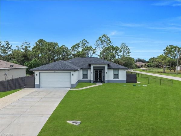 6131 Laurelwood DR , FORT MYERS, FL 33905