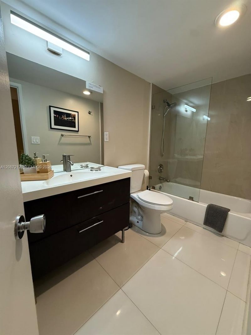 19370 Collins Ave , Unit 418, Sunny Isles Beach, FL 33160 Photo