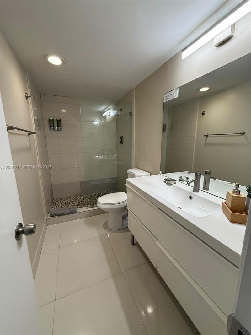 19370 Collins Ave , Unit 418, Sunny Isles Beach, FL 33160 Photo