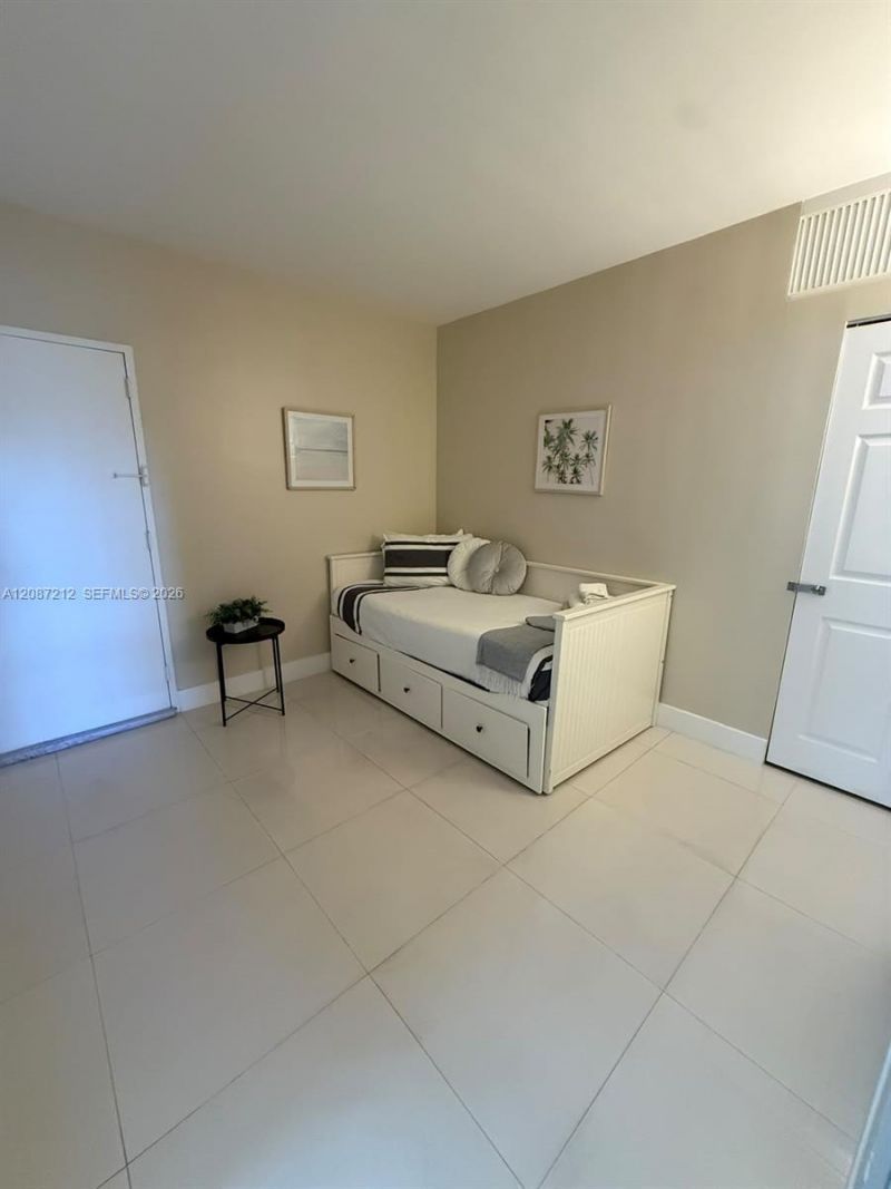 19370 Collins Ave , Unit 418, Sunny Isles Beach, FL 33160 Photo