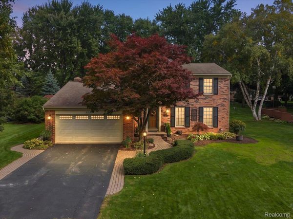 2767 Saturn Drive, Orion Township, Mi 48360