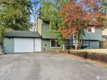 6915 SE Cleveland Avenue , Port Orchard, WA 98366