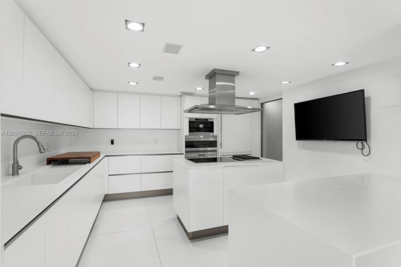 10155 Collins Avenue , Unit 1210, Bal Harbour, FL 33154 Photo