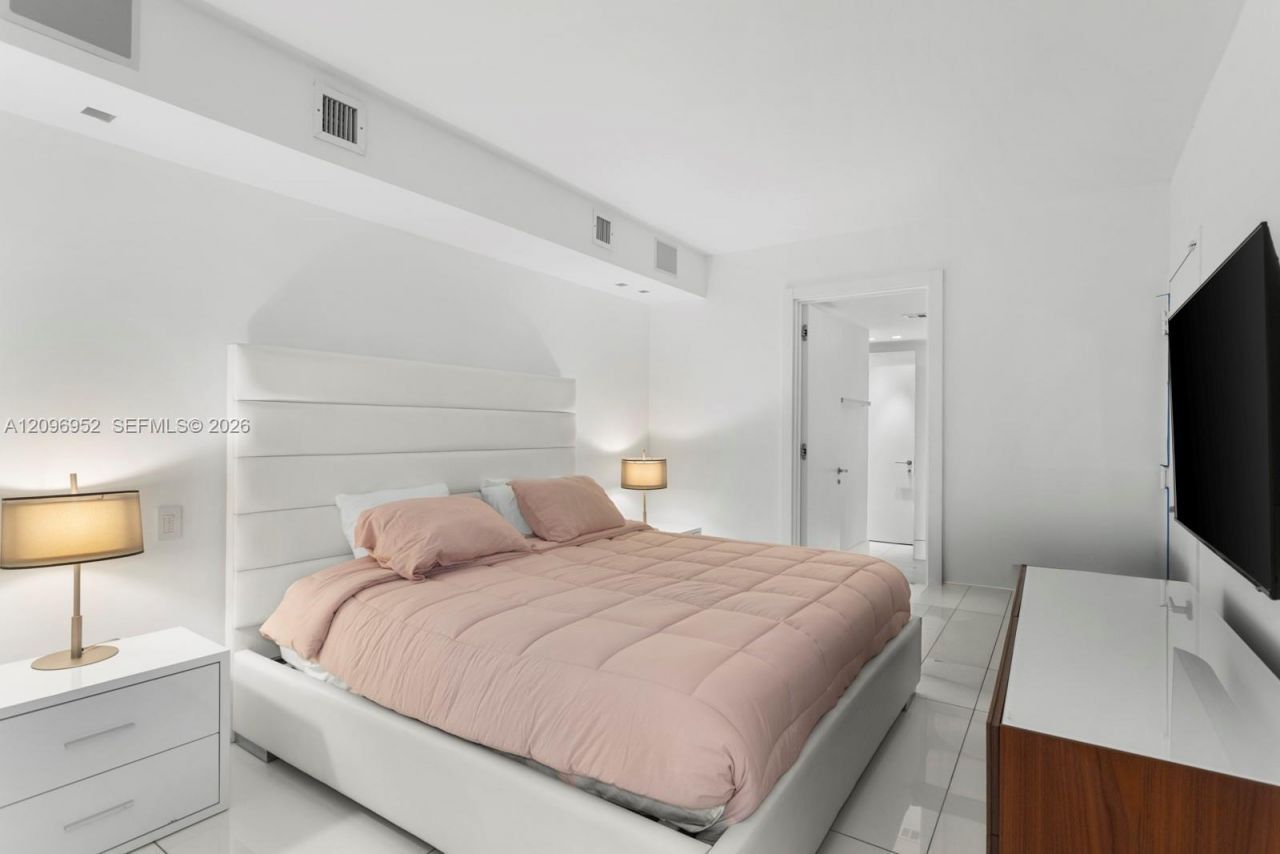 10155 Collins Avenue , Unit 1210, Bal Harbour, FL 33154 Photo
