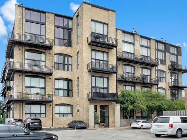 2614 N Clybourn Avenue , Unit 106, Chicago, IL 60614