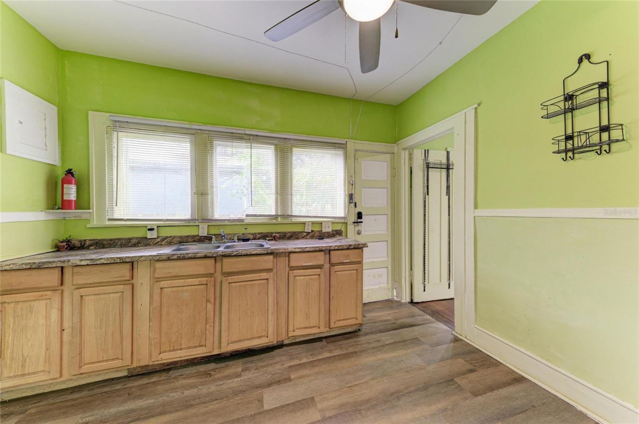 1005 16th Avenue S, Saint Petersburg, FL 33705 Photo