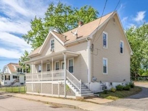 9 Valley St, Unit 1, Blackstone, MA 01504