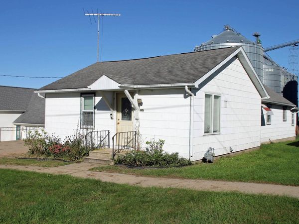 307 SE 2nd Street, Tripoli, IA 50676