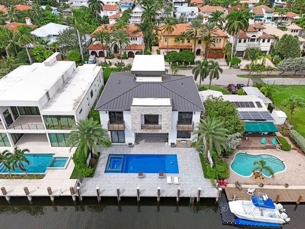 424 COCONUT ISLE Drive, Fort Lauderdale, FL 33301