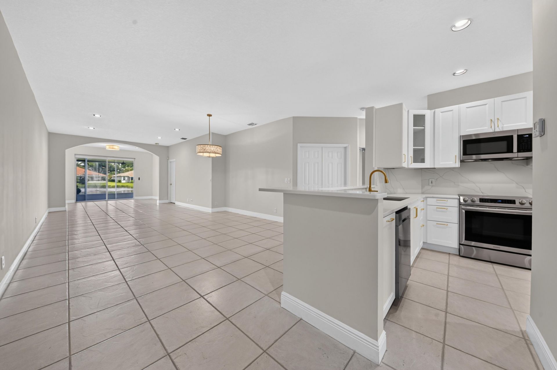 9818 Crescent View Drive S, Boynton Beach, FL 33437 Photo