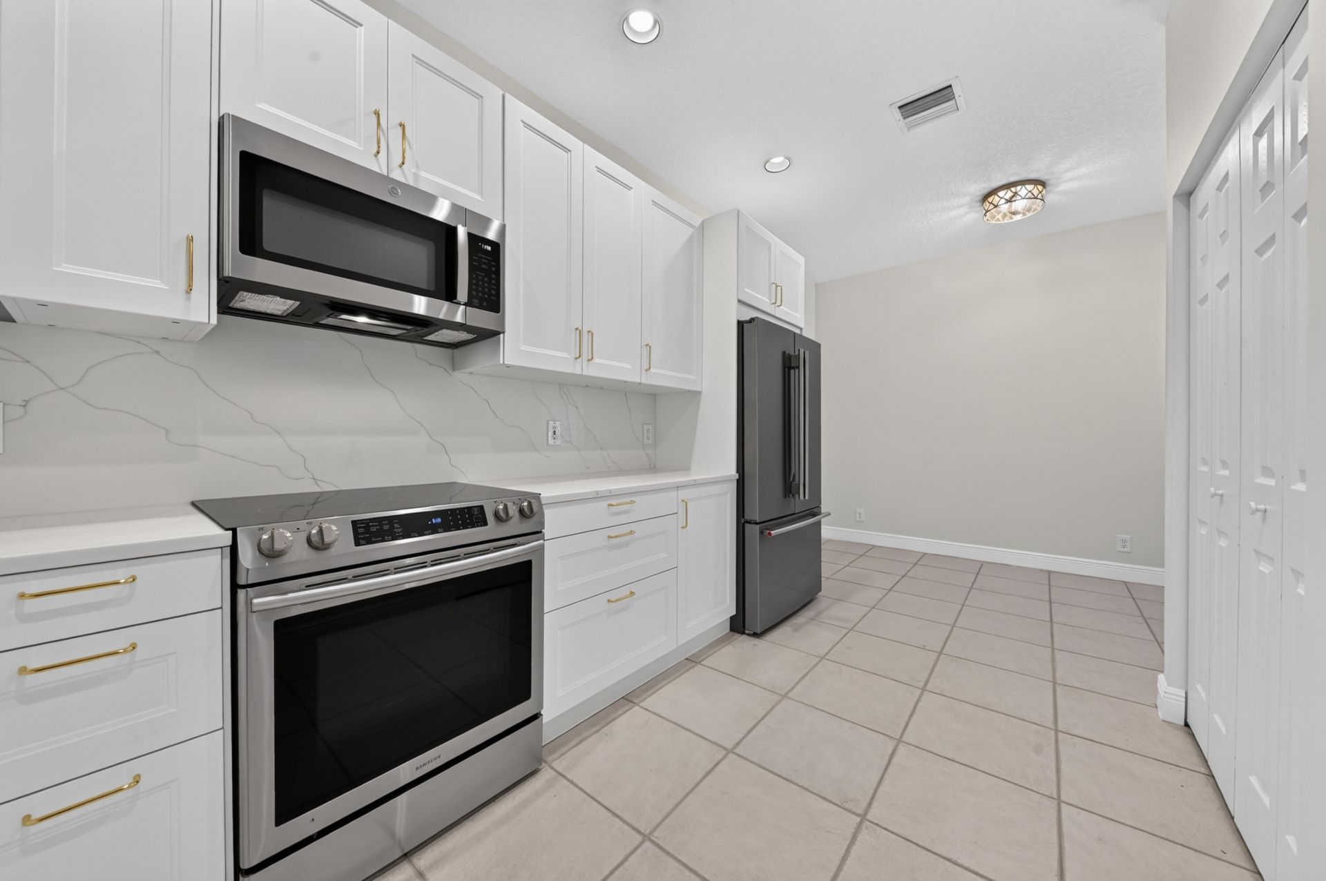 9818 Crescent View Drive S, Boynton Beach, FL 33437 Photo