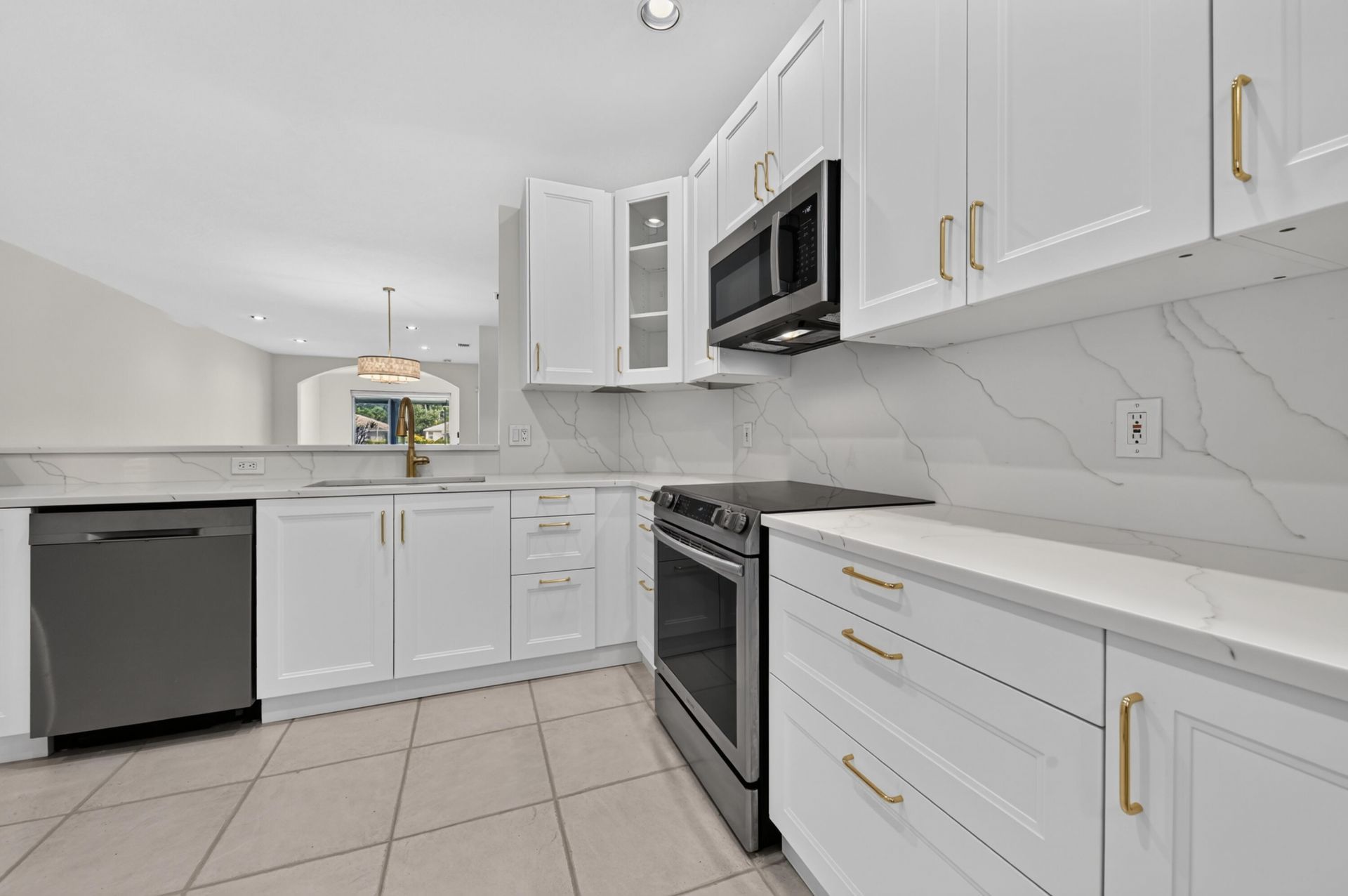 9818 Crescent View Drive S, Boynton Beach, FL 33437 Photo