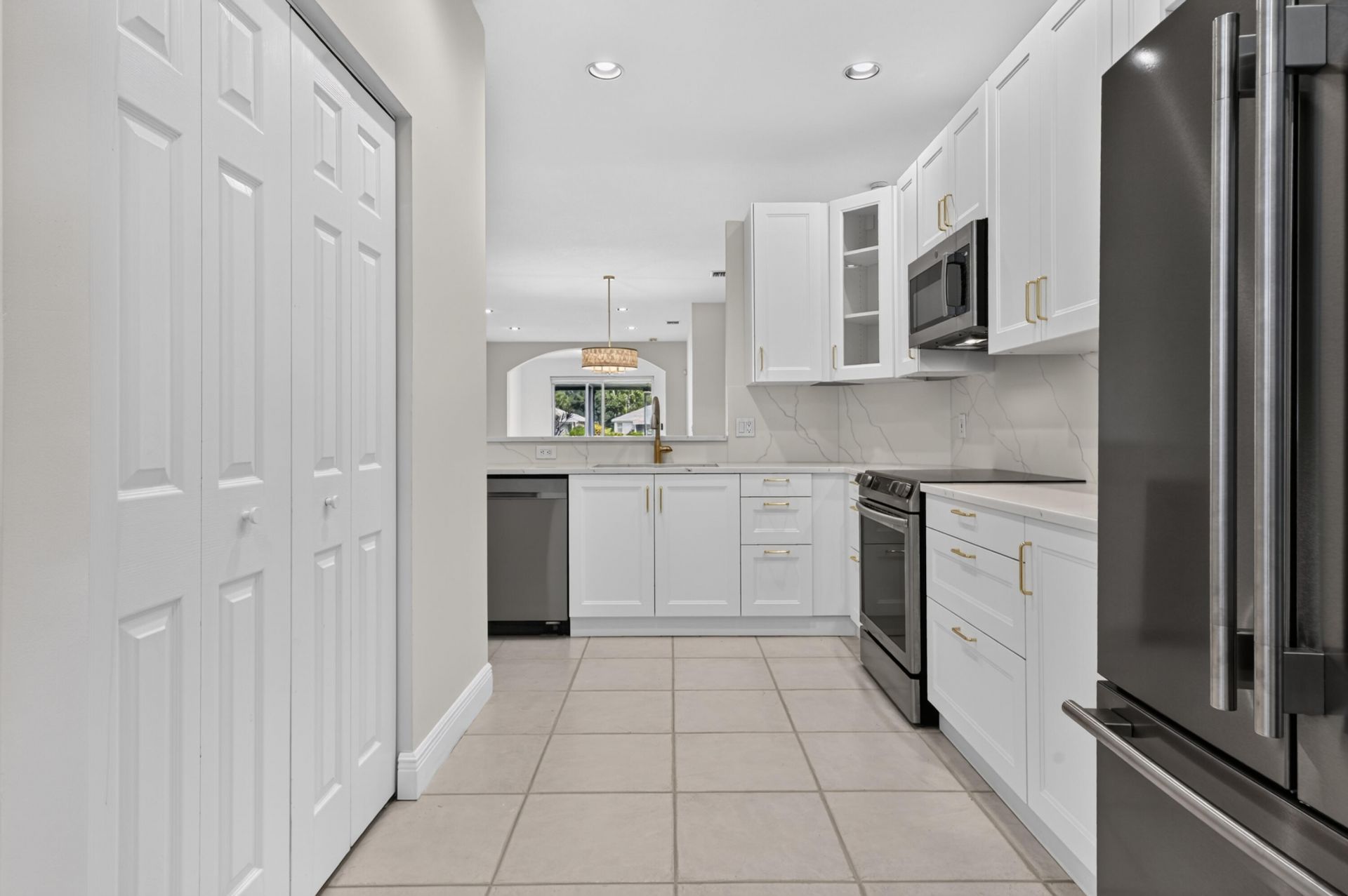 9818 Crescent View Drive S, Boynton Beach, FL 33437 Photo