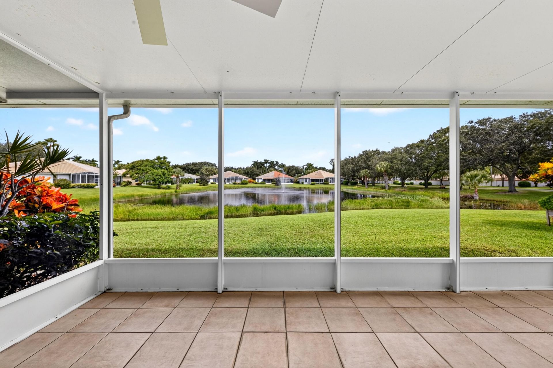 9818 Crescent View Drive S, Boynton Beach, FL 33437 Photo