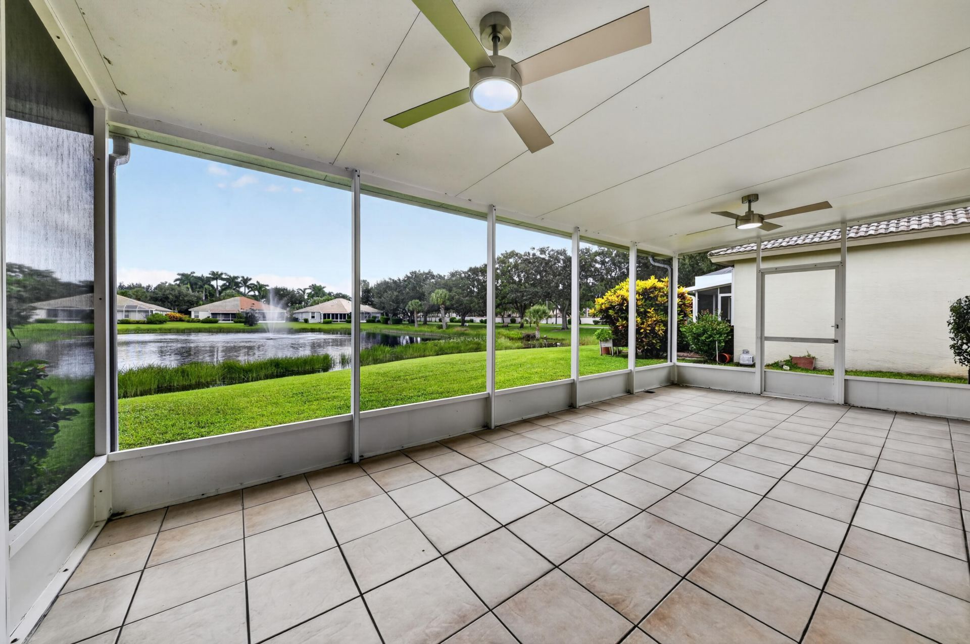 9818 Crescent View Drive S, Boynton Beach, FL 33437 Photo