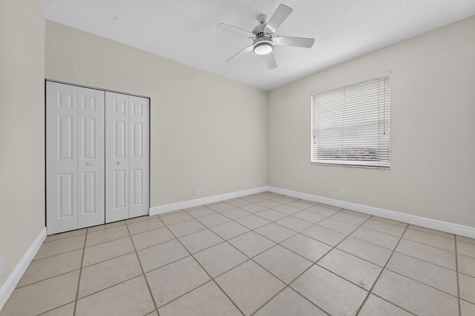 9818 Crescent View Drive S, Boynton Beach, FL 33437 Photo