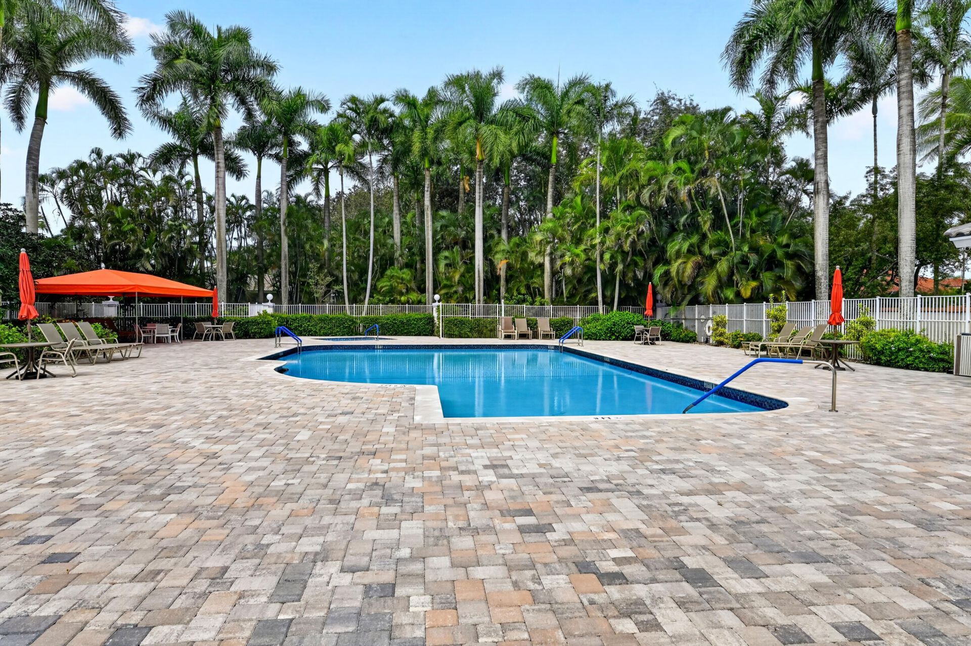 9818 Crescent View Drive S, Boynton Beach, FL 33437 Photo