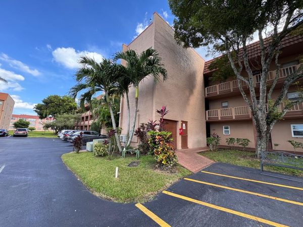 9660 SUNRISE LAKES Boulevard, Unit 202, Sunrise, FL 33322