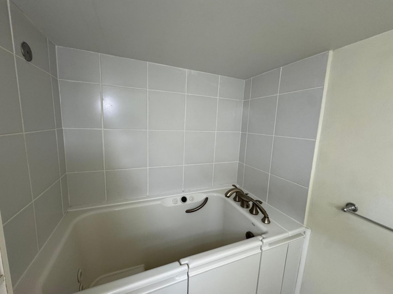 9660 Sunrise Lakes Boulevard, Unit 202, Sunrise, FL 33322 Photo