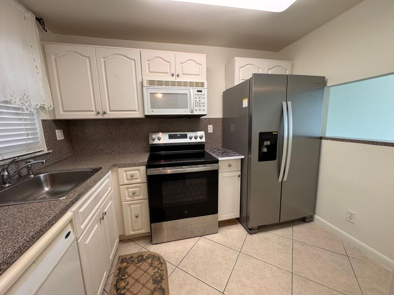 9660 Sunrise Lakes Boulevard, Unit 202, Sunrise, FL 33322 Photo