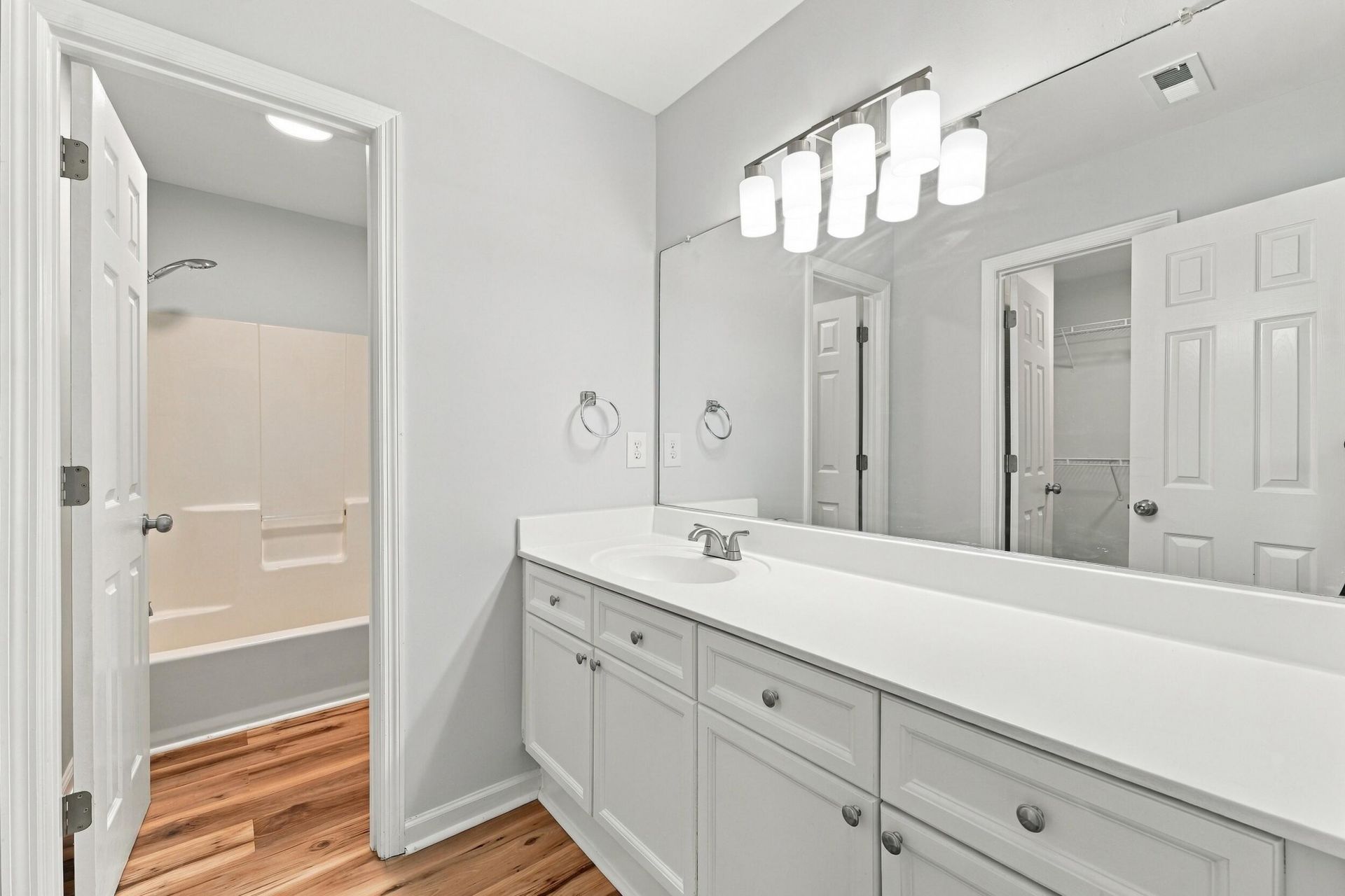 101 Amberwood Drive Photo 13