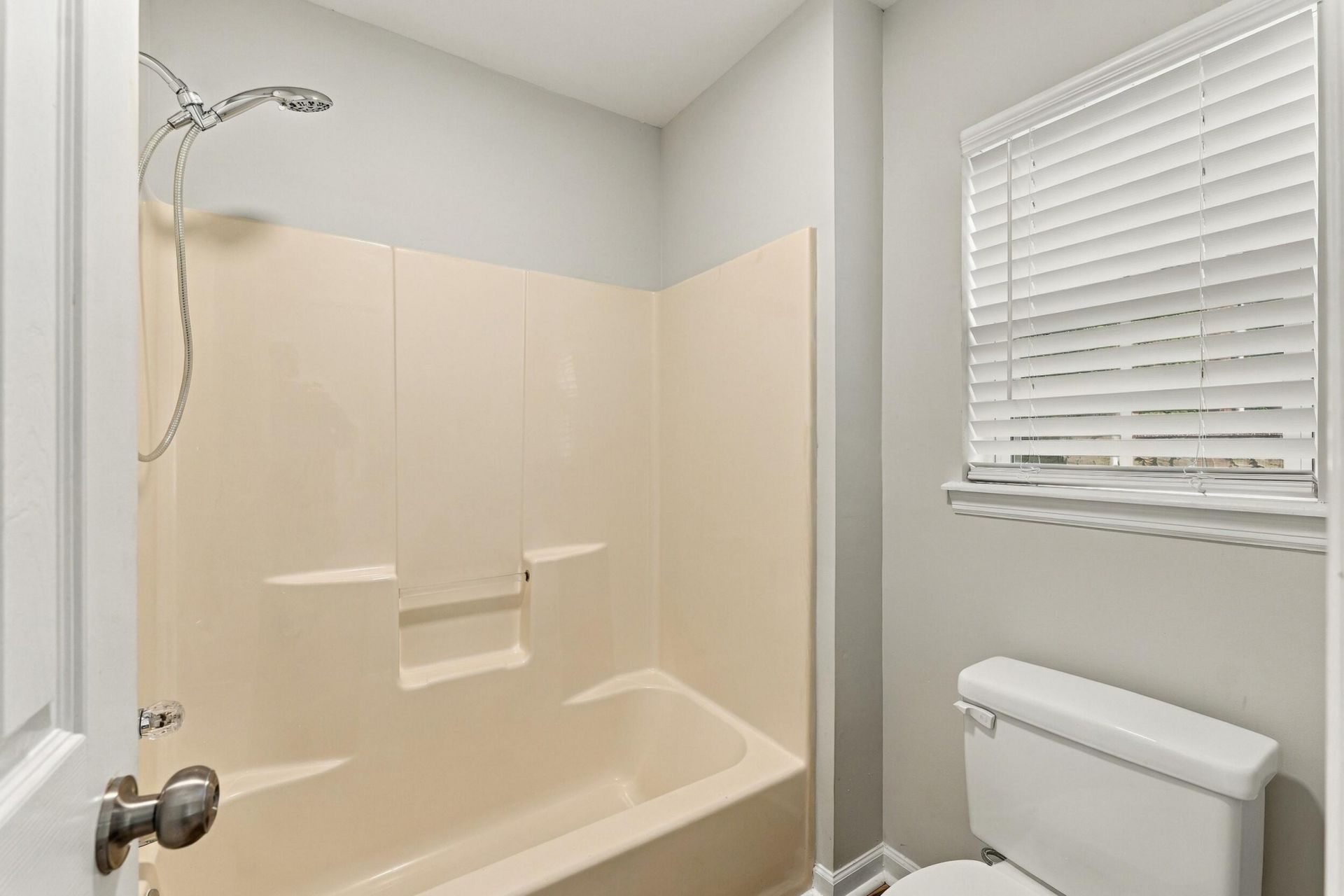 101 Amberwood Drive Photo 14