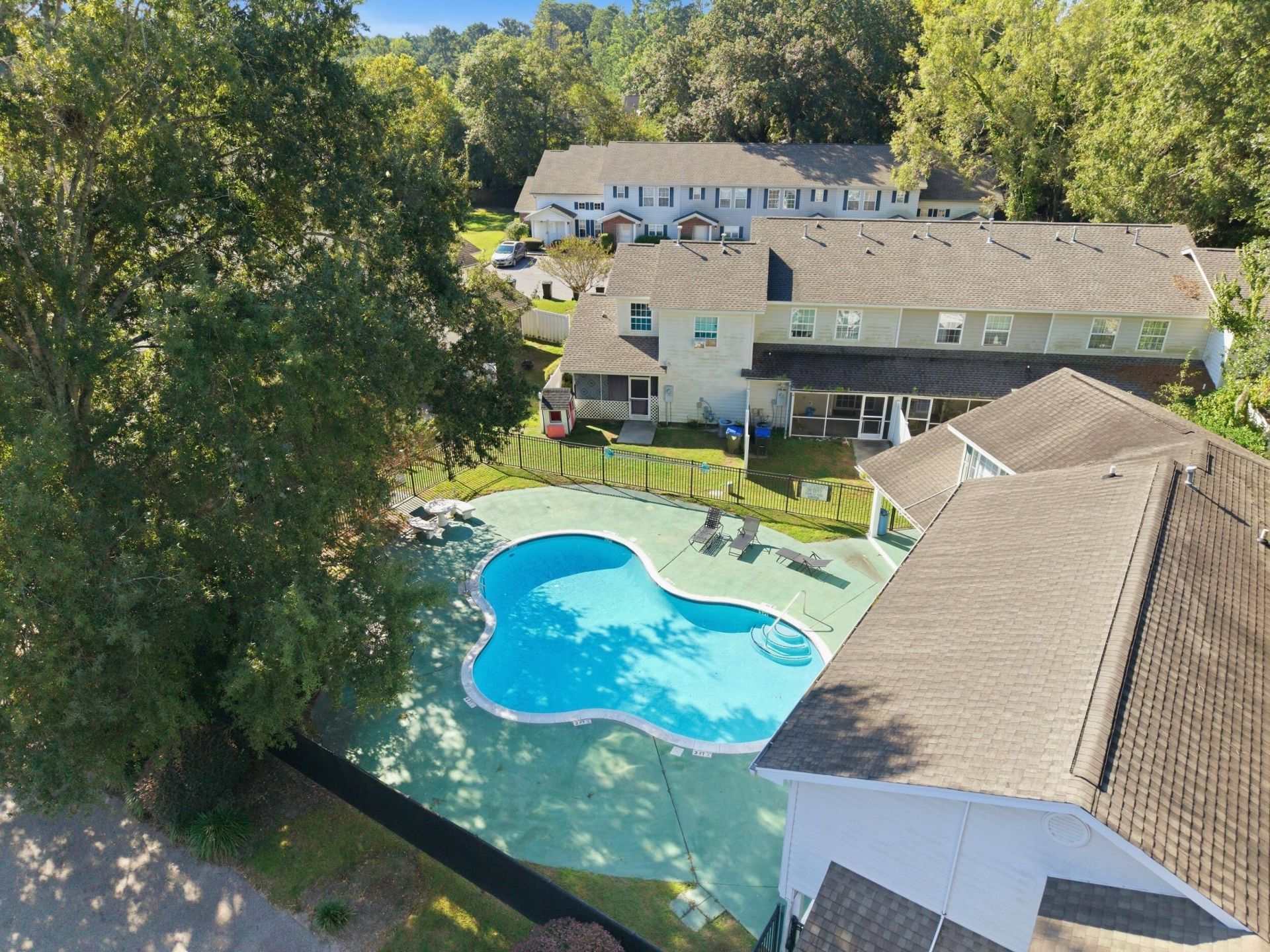 101 Amberwood Drive Photo 28