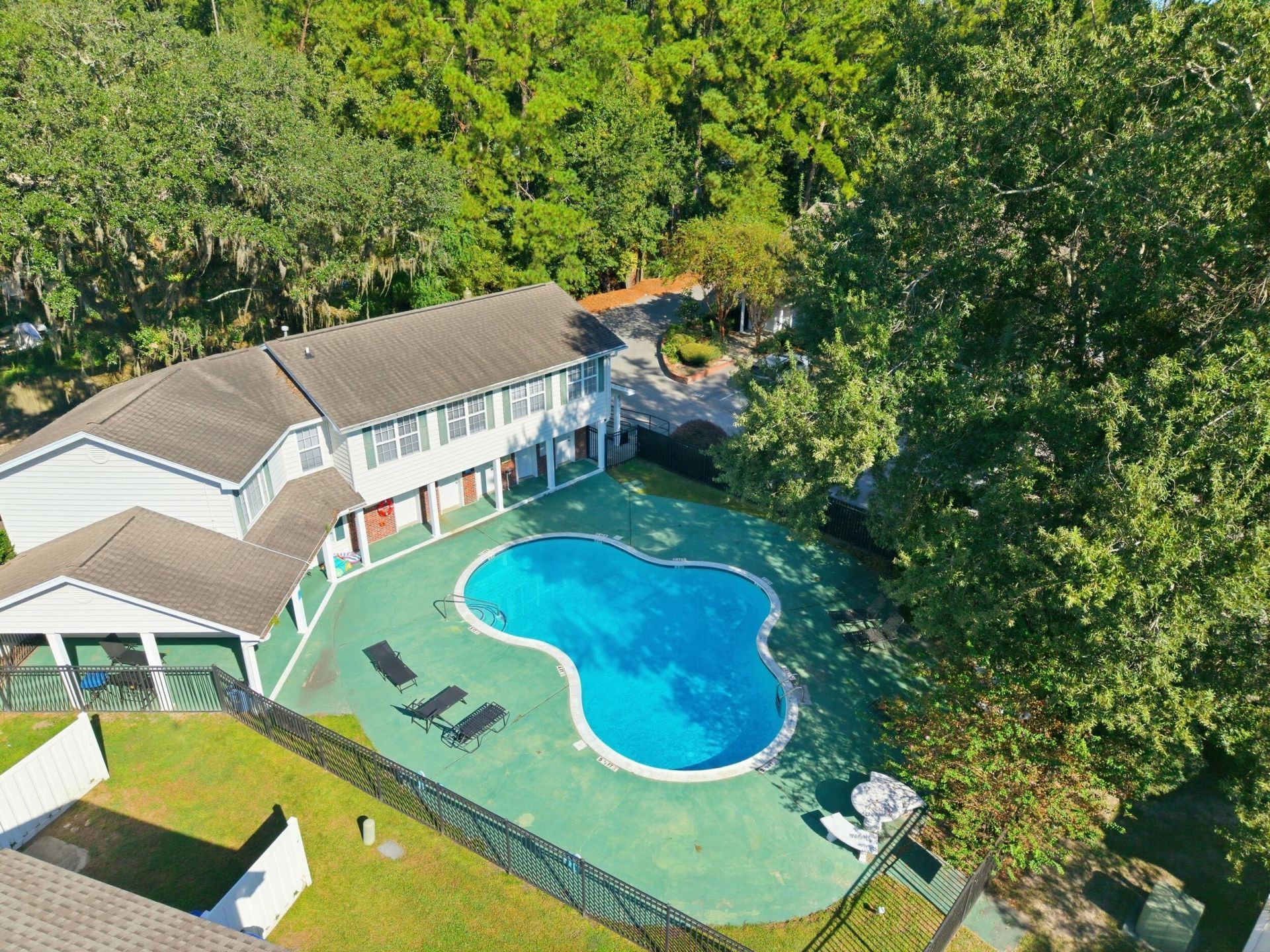 101 Amberwood Drive Photo 29