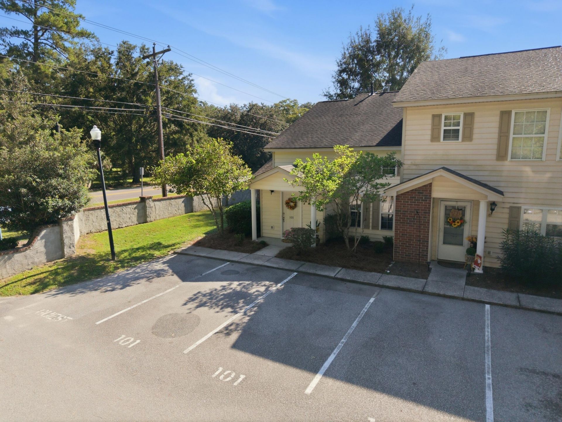 101 Amberwood Drive Photo 30