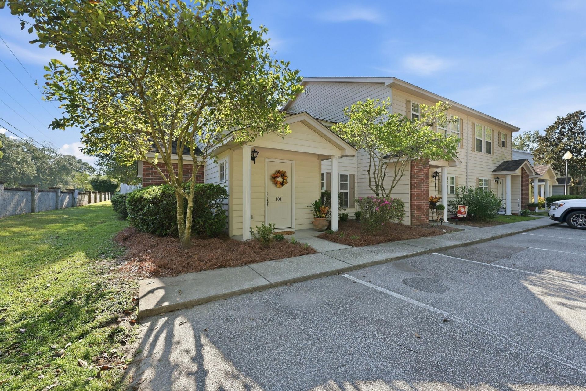 101 Amberwood Drive Photo 32