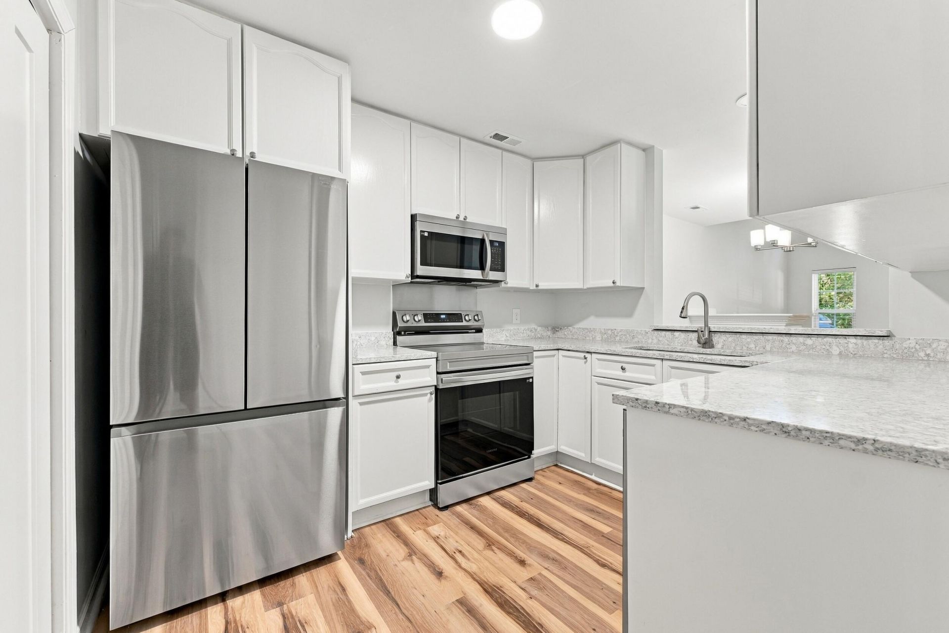 101 Amberwood Drive Photo 8