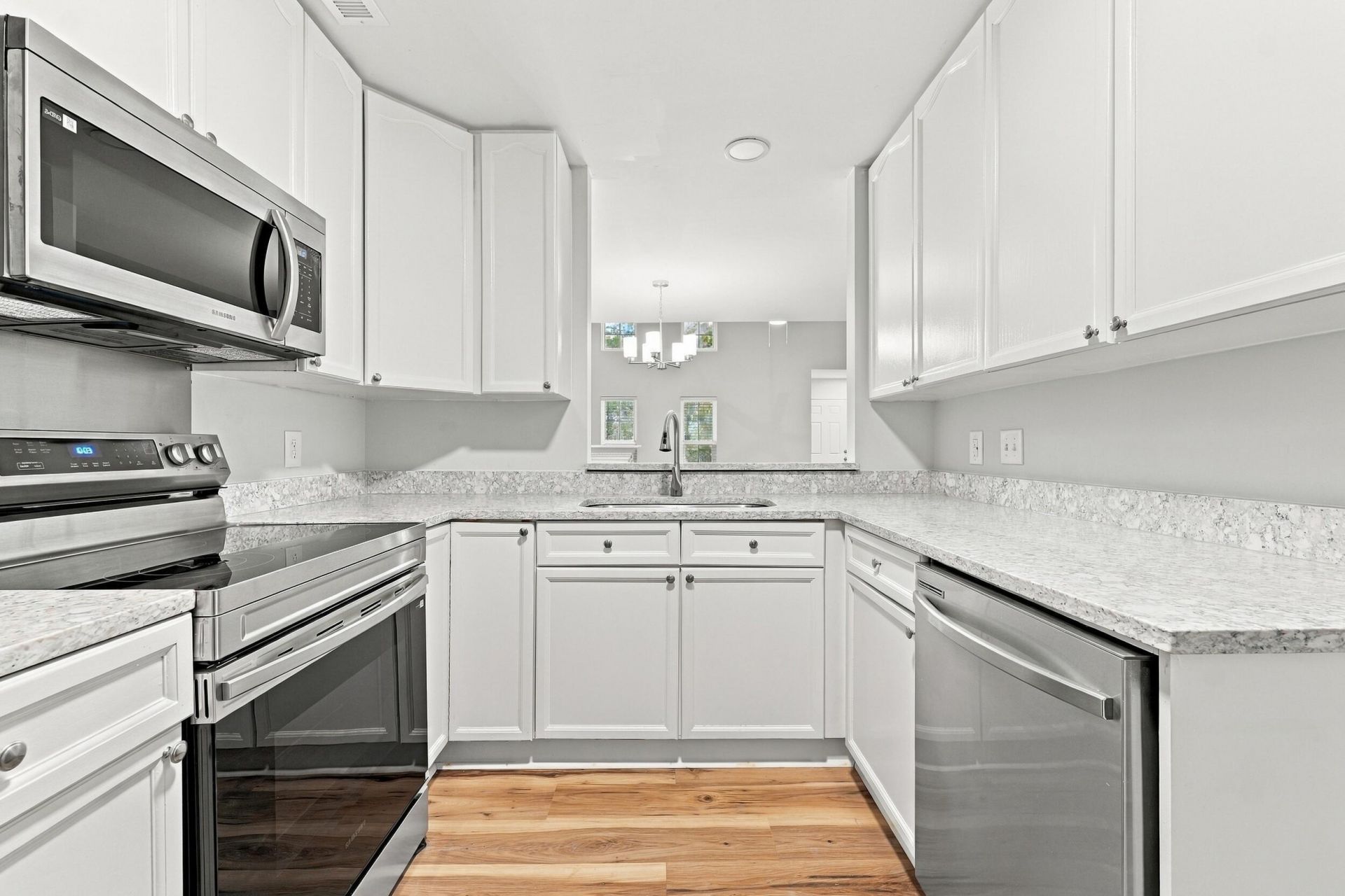 101 Amberwood Drive Photo 9