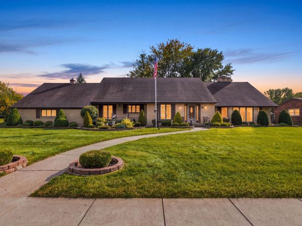 216 E Mcconaughy Avenue , Rochelle, IL 61068