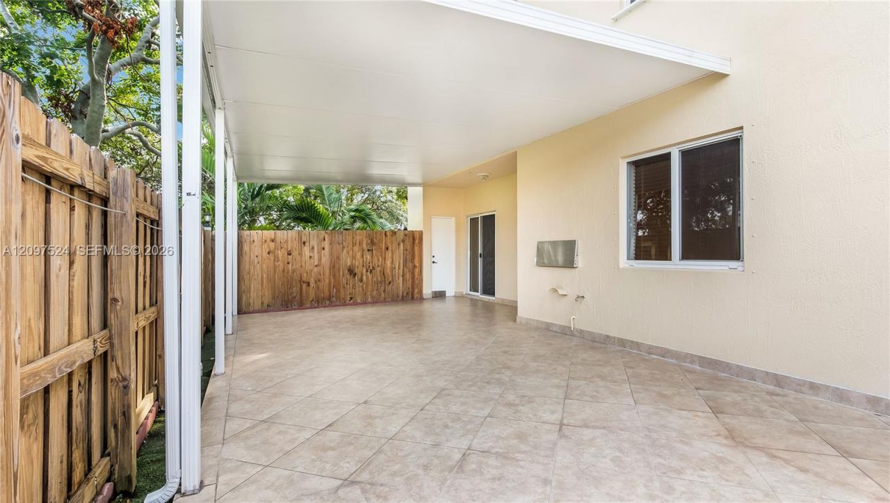 7230 NW 174 Ter , Unit 104, Hialeah, FL 33015 Photo