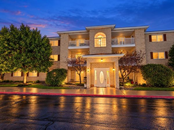 2039 W 75th Place, Unit 15, Merrillville, IN 46410