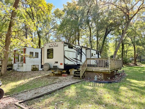 16/129 Woodhaven , Sublette, IL 61367