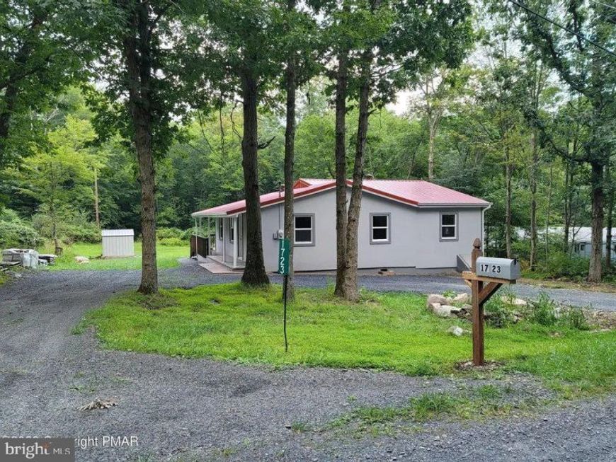 1723 Bluegrass Lane , Effort, PA 18330 Main Photo