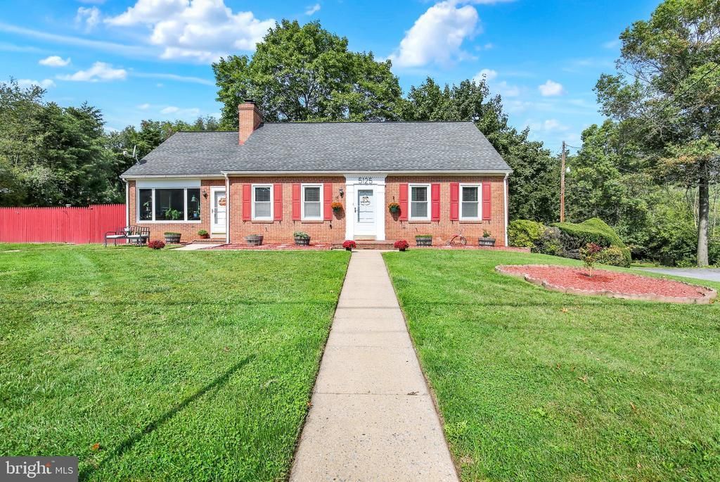 5125 BERNVILLE ROAD, BERNVILLE, PA 19506