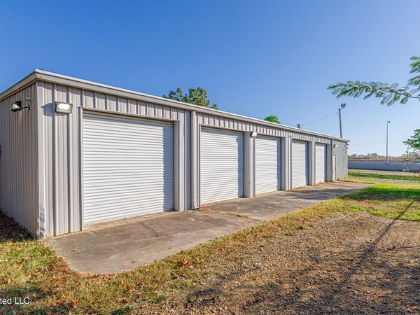 3607 Interstate 55, Jackson, MS 39212