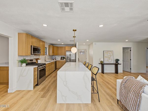 1330 E CATALINA Drive, Phoenix, AZ 85014