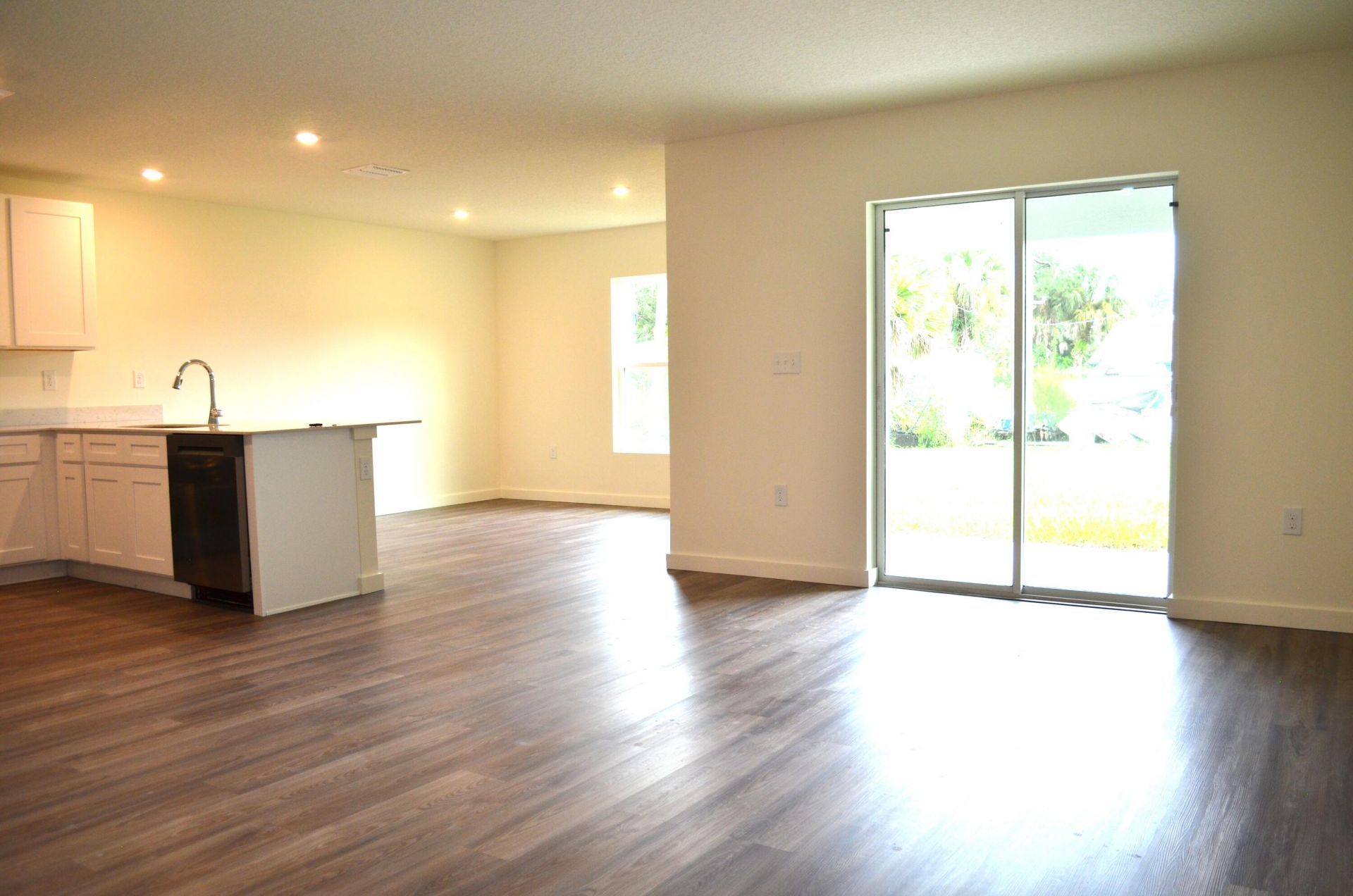 8201 Deland Avenue, Fort Pierce, FL 34951 Photo