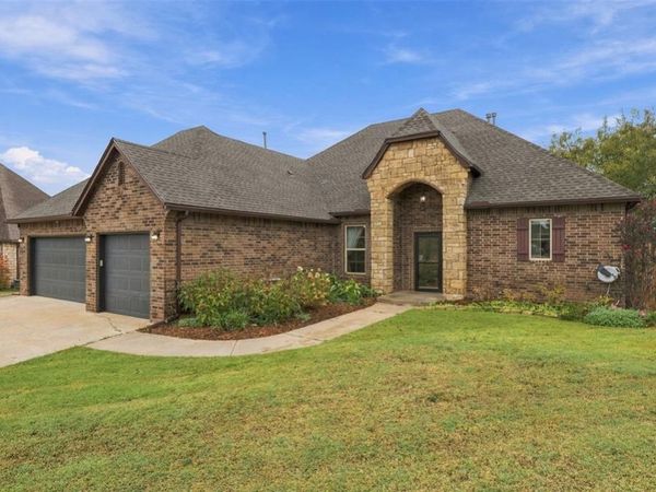 2800 SE 11th Street, Moore, OK 73160