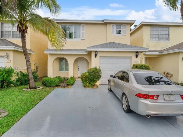 4027 Eastridge Dr, Deerfield Beach, FL 33064
